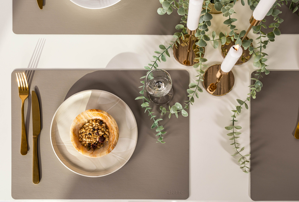 Set of 4 placemats + free coasters