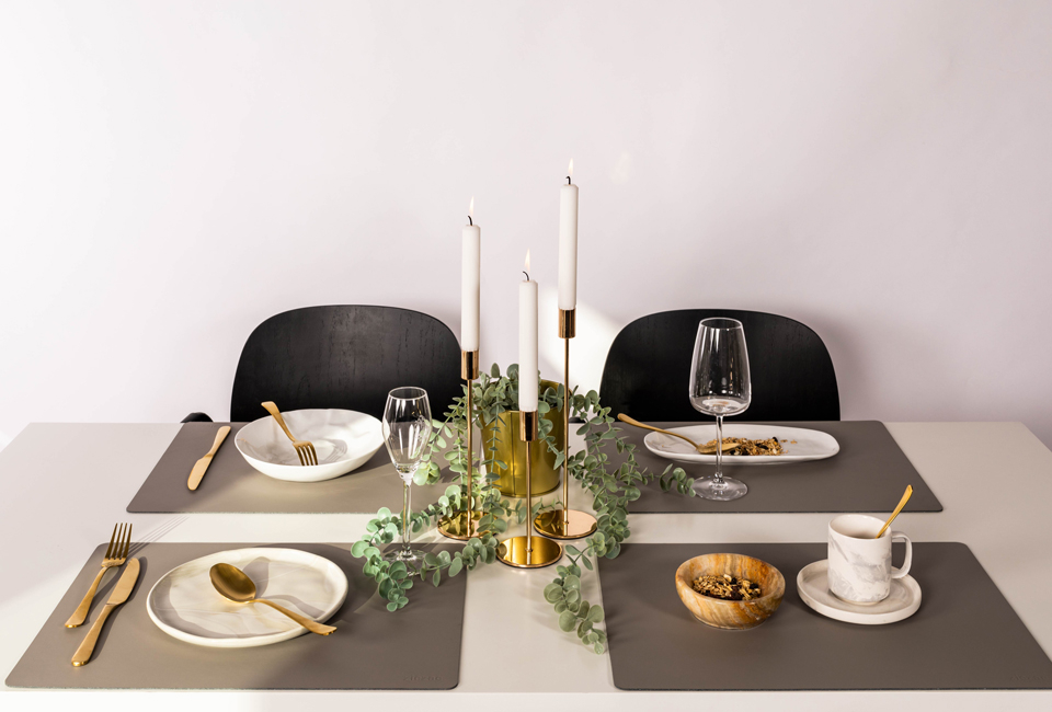 Set of 4 placemats + free coasters