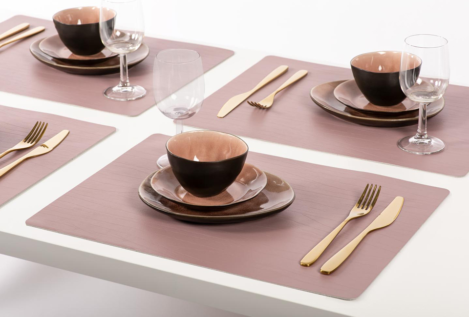 Set of 4 placemats + free coasters
