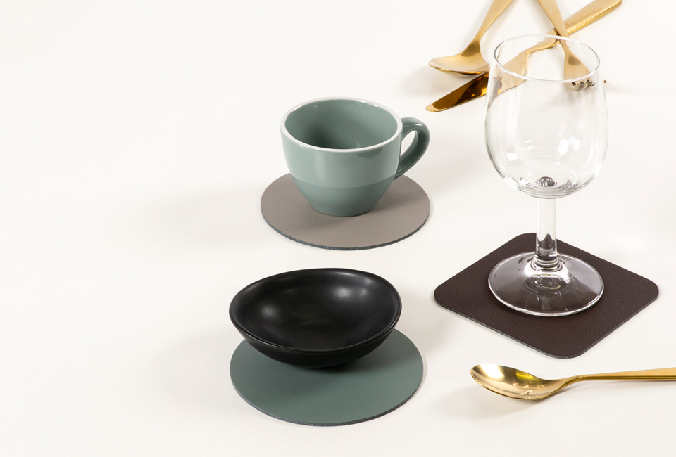 Set of 4 placemats + free coasters