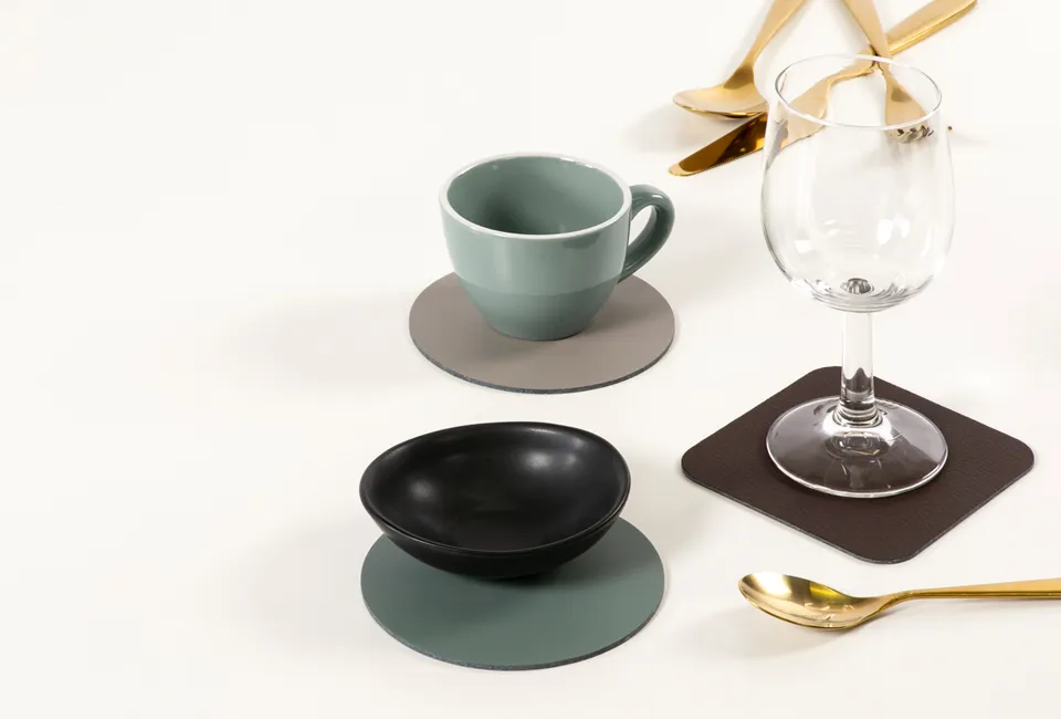 Set van 4 placemats + gratis onderzetters