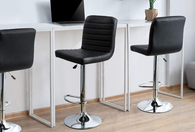 Set of 2 stylish bar chairs