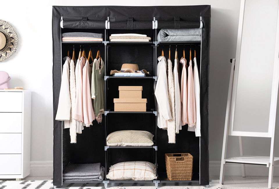 Armoire pliable avec housse de protection