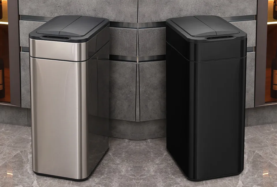 Trash can with sensor