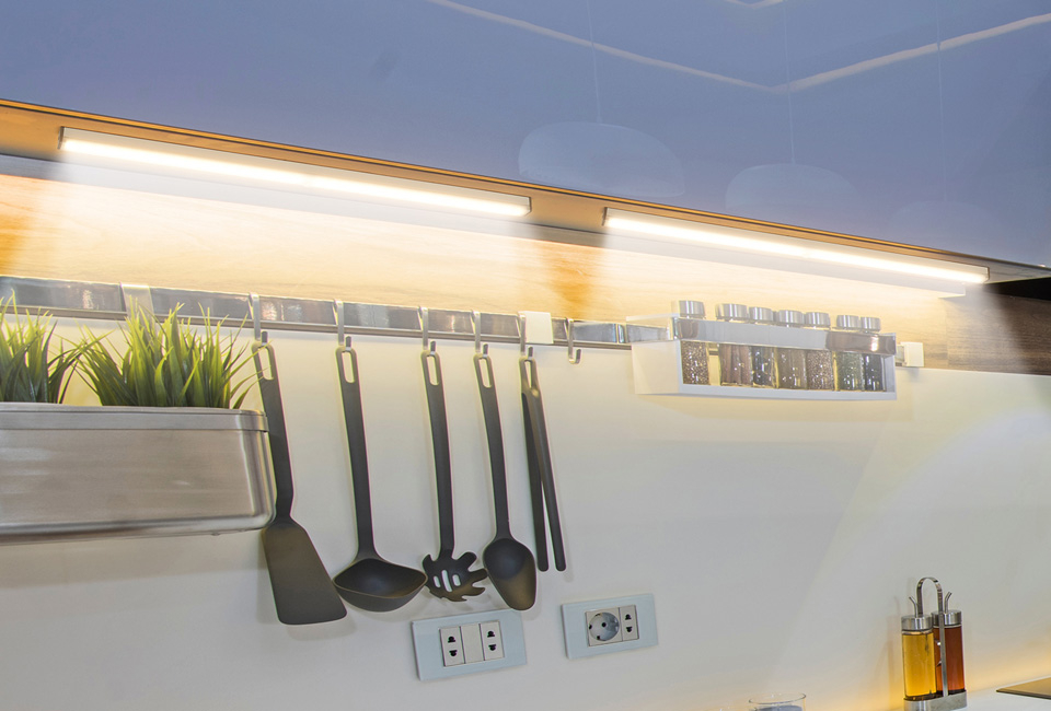 LED lamp with motion sensor