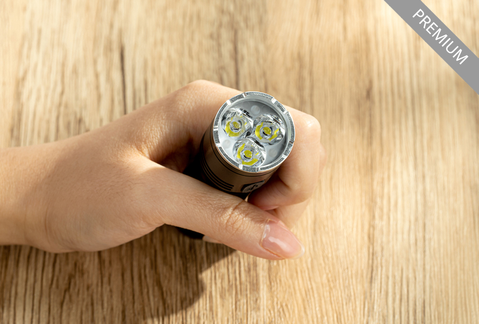 Lampe de poche militaire premium et standard : 1 + 1 gratuit