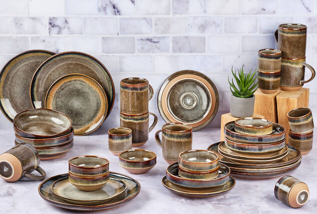 Service de table de 18 ou 36 pièces pour une table chaleureuse