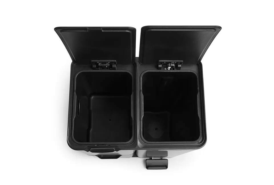 Soft-close waste bin with 3 compartments