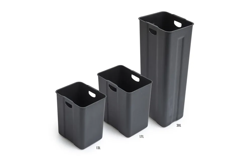 Soft-close waste bin with 3 compartments