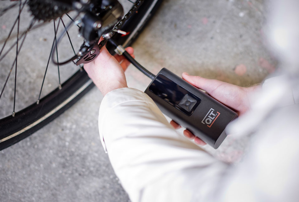 2-in-1 luchtcompressor met powerbank
