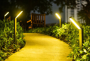 Set van 2 aluminium tuinlampen op zonne-energie — 3