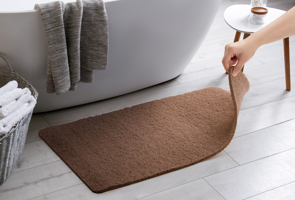 Anti-slip shower mat