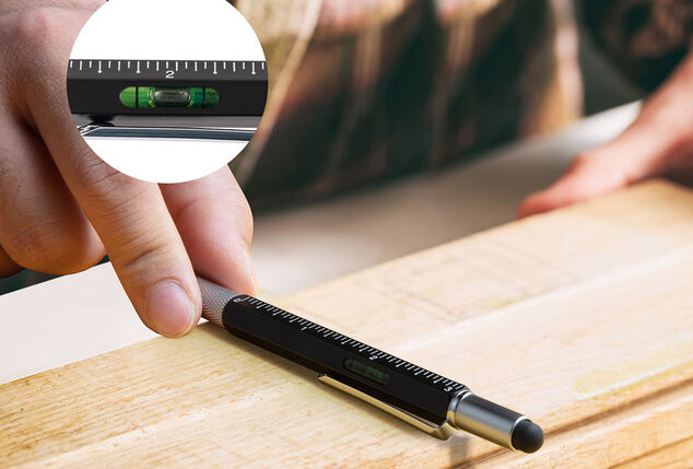 Penna multifunzione 6 in 1: 1 + 1 gratis