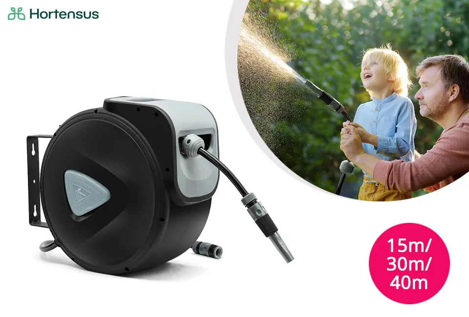 Wall reel with roll-up garden hose of 15, 30 or 40 m for a green lawn