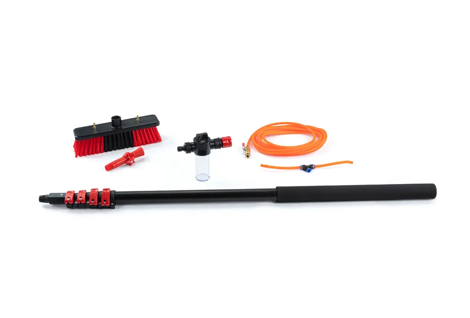 Brosse de nettoyage &agrave; manche t&eacute;lescopique