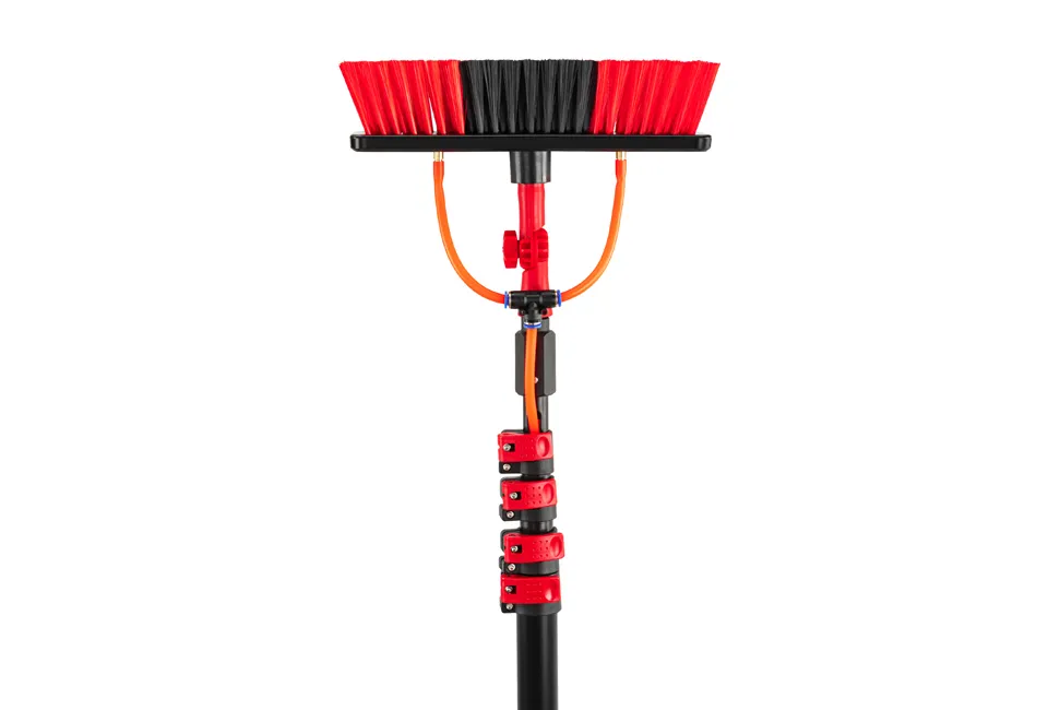 Brosse de nettoyage &agrave; manche t&eacute;lescopique