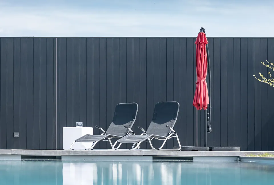 Hanging parasol in 4 colours