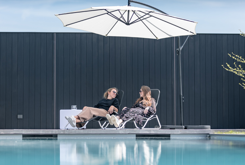 Stijlvolle hangparasol in 4 kleuren