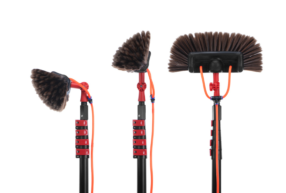 Brosse de nettoyage à manche télescopique de 6,5 m avec raclette