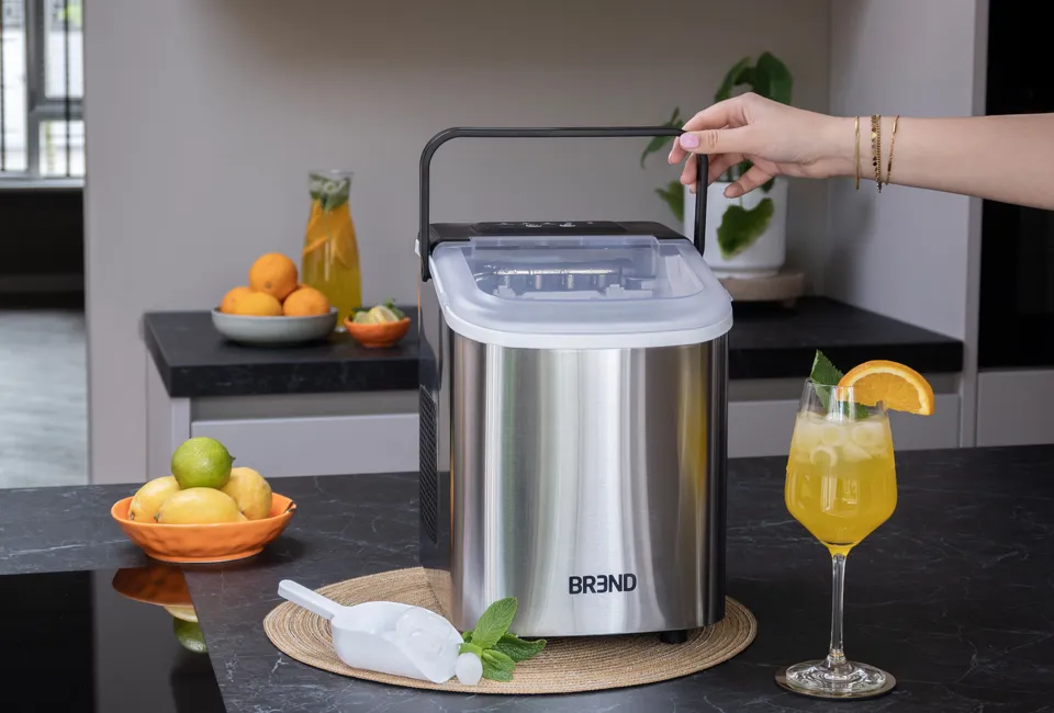 Eisw&uuml;rfelmaschine 