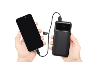 Leistungsstarke 10.000 mAh Powerbank mit Display — 4
