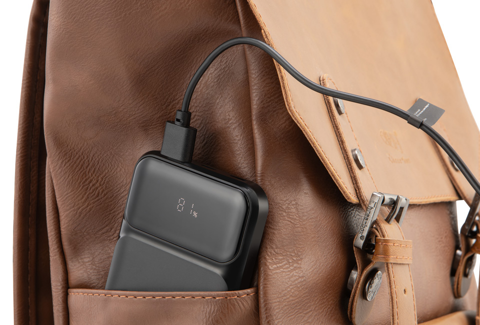 Leistungsstarke 10.000 mAh Powerbank mit Display