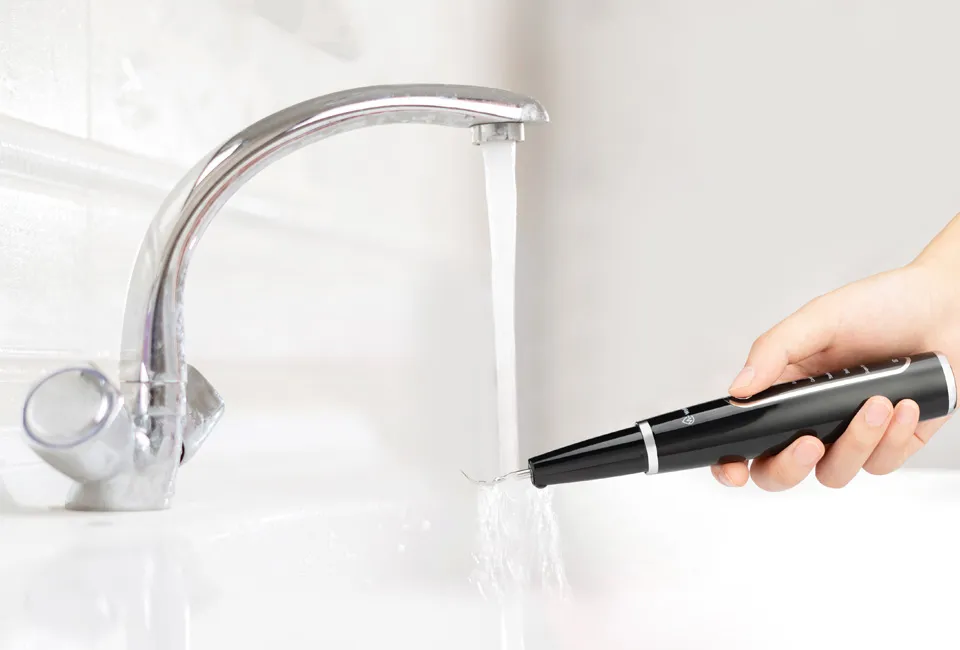 Ultrasonic tooth cleaner with 5 settings