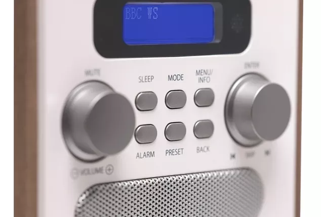 DAB+-radio Bluetoothilla ja herätyskellolla