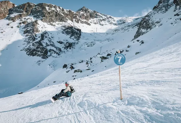 Shortski of midweekski Skiworld - Hotel Le Pied Moutet in de Franse Alpen (Les Deux Alpes) in volpension inclusief skipas en sleepingclass autocar