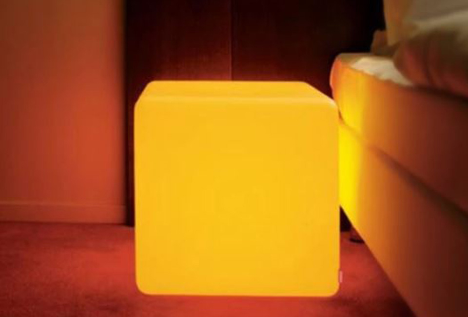 Cubo ou esfera LED para interior e exterior