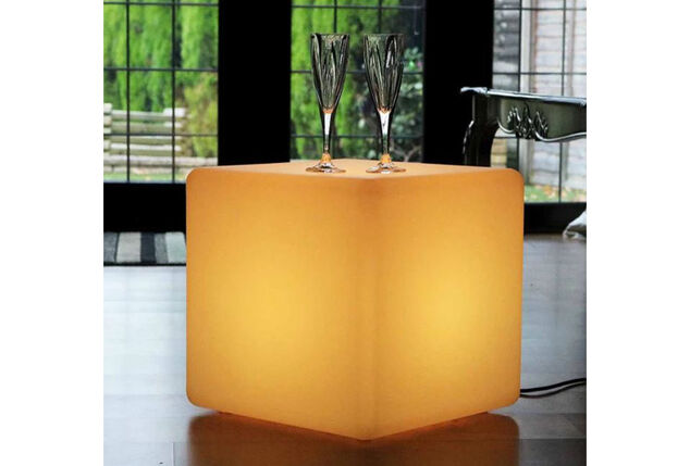 Cubo ou esfera LED para interior e exterior