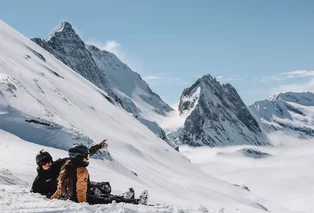 Séjour au ski de 2 ou 5 nuits à Tignes, incluant le skipass, la pension complète et le transport en autocar couchette