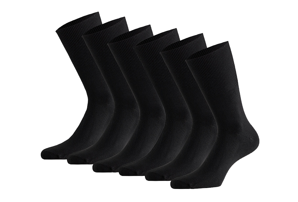 6 pairs of diabetic socks with non-constricting cuffs