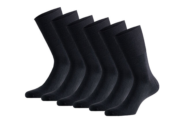 6 pairs of diabetic socks with non-constricting cuffs