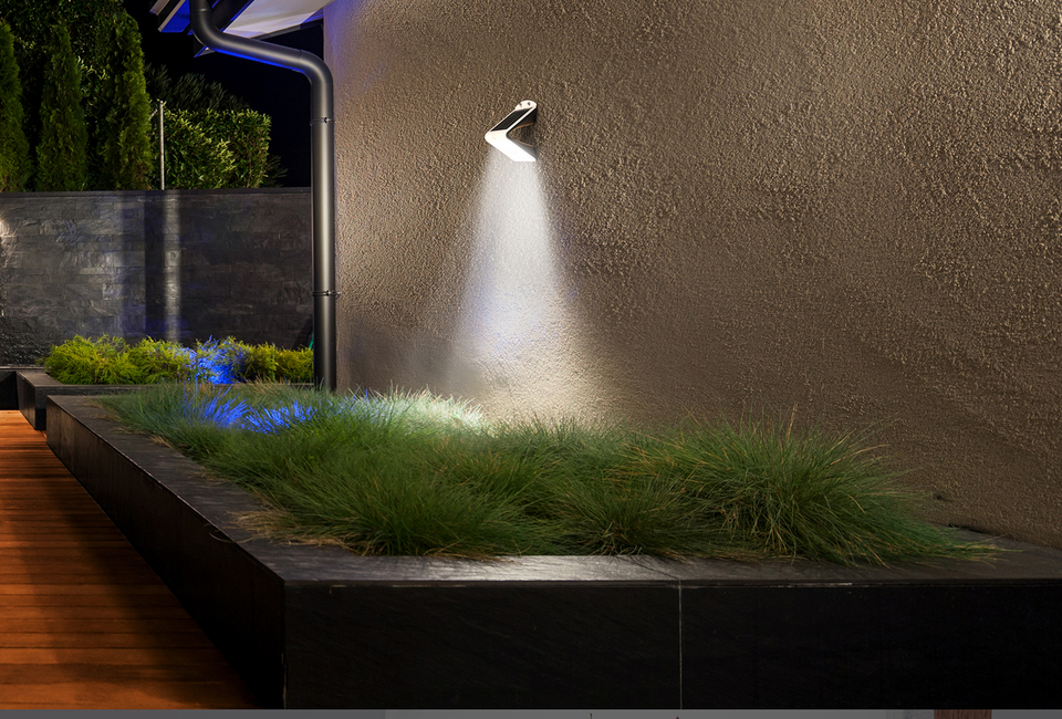 Solar-powered LED wall light 1.5W or 4W with motion sensor