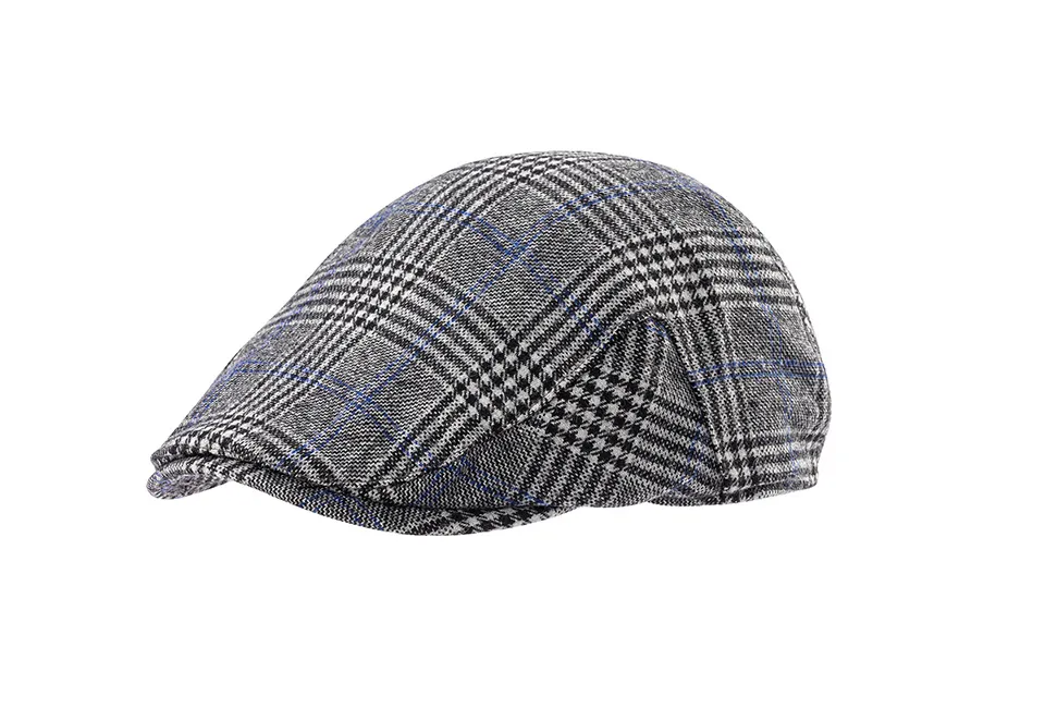 Warme platte pet met ruitpatroon