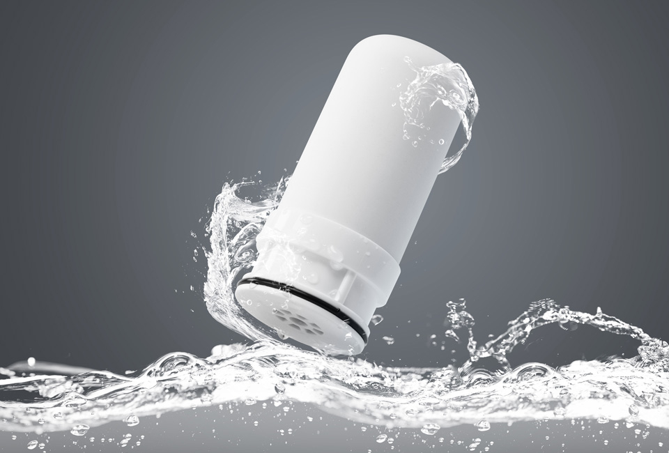Kompakter Wasserfilter für reines Leitungswasser
