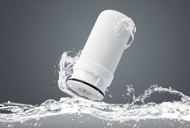 Kompakter Wasserfilter für reines Leitungswasser