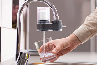 Kompakter Wasserfilter für reines Leitungswasser — 10