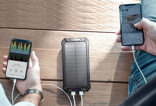 Powerbank avanzado todo en uno con panel solar OOQE MultiCharge 4