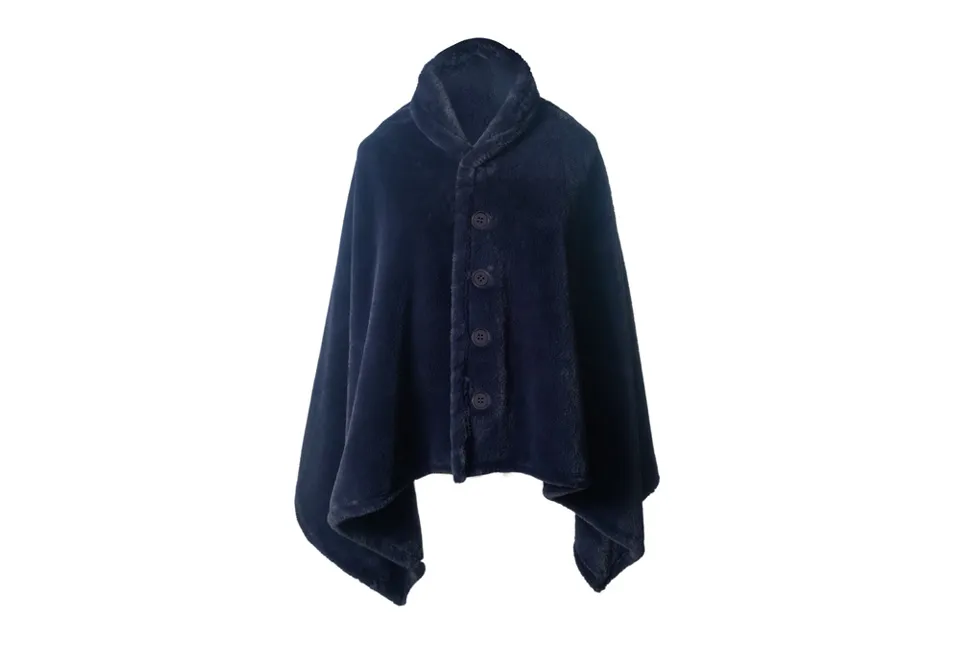 Warmer Poncho oder Umhang f&uuml;r Frauen