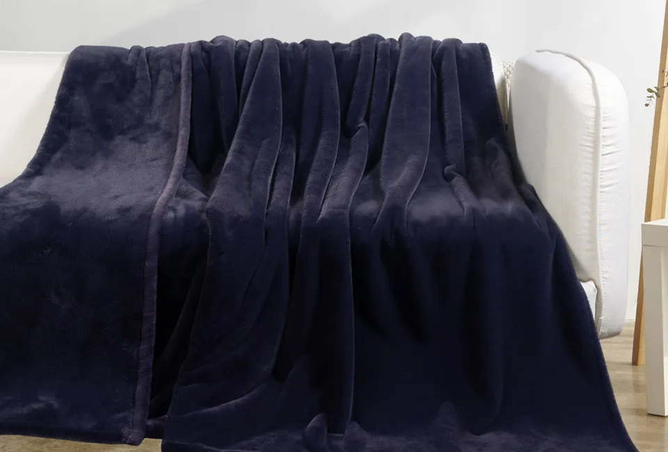 Warmer Poncho oder Umhang f&uuml;r Frauen