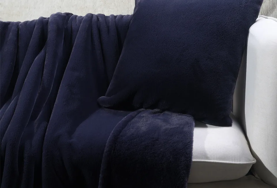 Warmer Poncho oder Umhang f&uuml;r Frauen