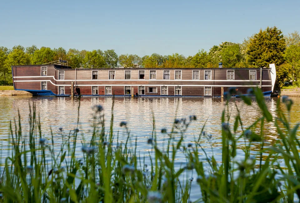 Séjour unique de 2 ou 3 nuits sur l’eau à Bruges - Boathotel De Barge***