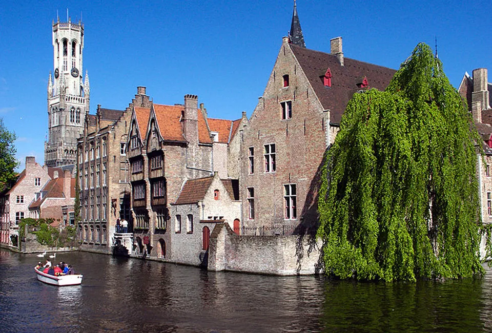 2 of 3 nachten uniek logeren op het water in Brugge