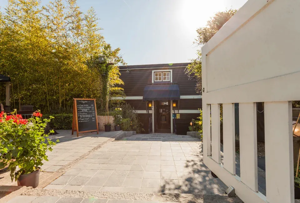 2 of 3 nachten uniek logeren op het water in Brugge