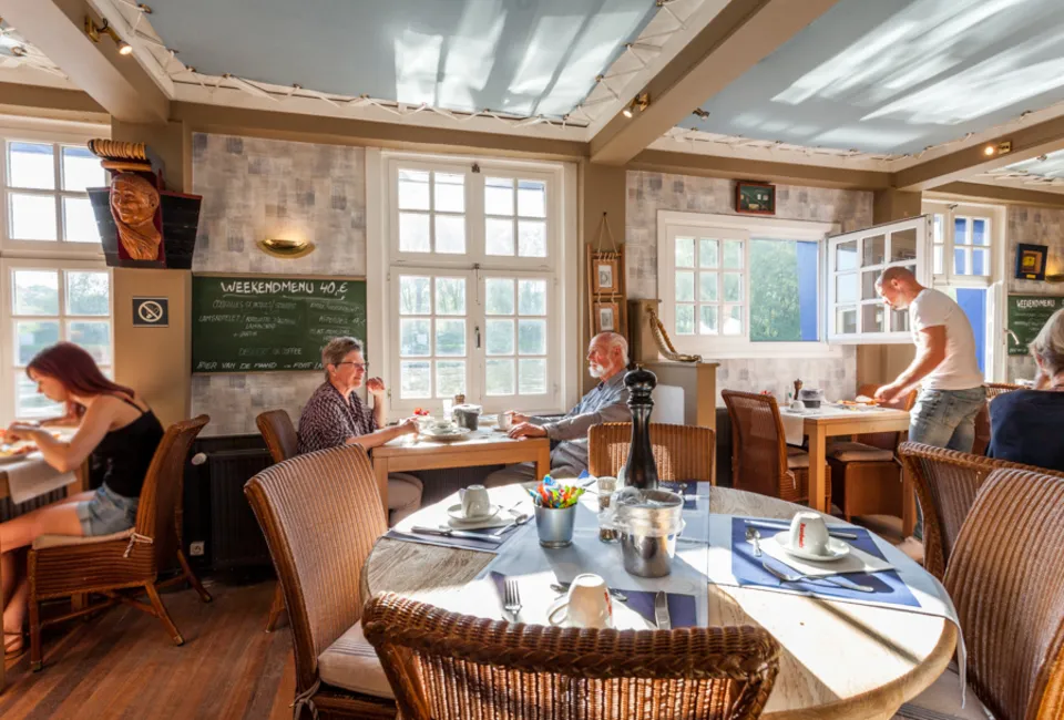 2 of 3 nachten uniek logeren op het water in Brugge