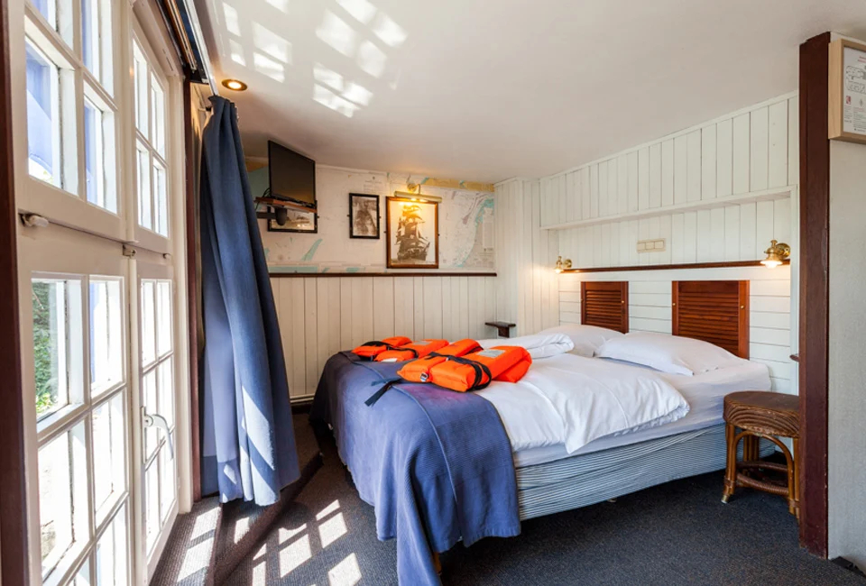 Séjour unique de 2 ou 3 nuits sur l’eau à Bruges - Boathotel De Barge***