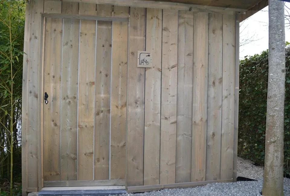 2 of 3 nachten uniek logeren op het water in Brugge