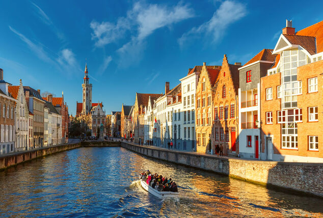 Séjour unique de 2 ou 3 nuits sur l’eau à Bruges - Boathotel De Barge***